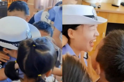 拥抱警察小姐姐,拥抱警察小姐姐，传递社会正能量