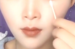 卧蚕小姐姐,揭秘网红美妆界的魅力之星